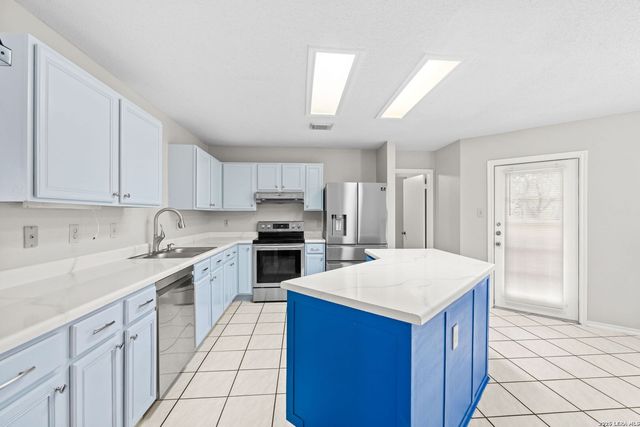 2312 Newoak Park, San Antonio, TX 78230