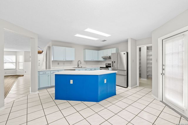 2312 Newoak Park, San Antonio, TX 78230