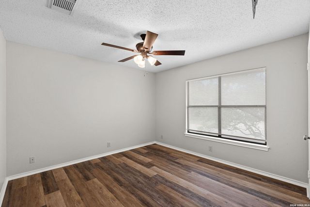 2312 Newoak Park, San Antonio, TX 78230