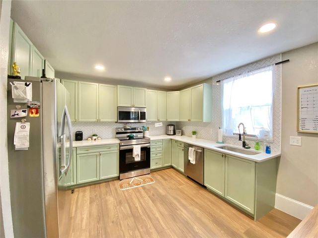 908 E 20TH AVENUE, Tampa, FL 33605