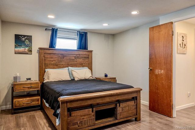 52 Midwood Avenue, Farmingdale, NY 11735