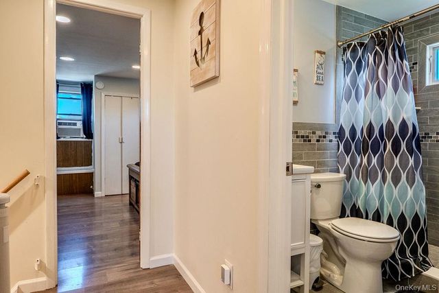 52 Midwood Avenue, Farmingdale, NY 11735