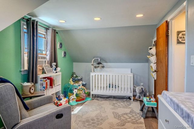 52 Midwood Avenue, Farmingdale, NY 11735