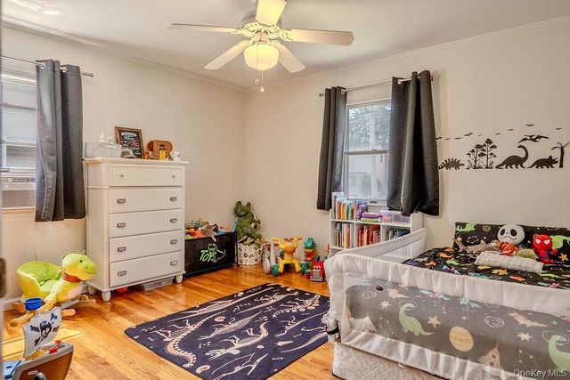 52 Midwood Avenue, Farmingdale, NY 11735