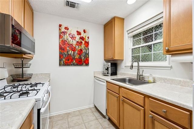 6808 Glenridge Drive H, Atlanta, GA 30328