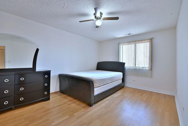 10512 S RIDGE COVE Drive 31C, Chicago Ridge, IL 60415