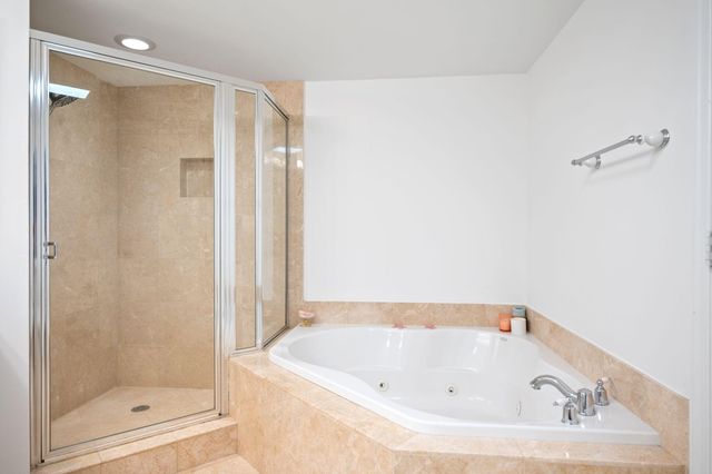 2001 N Ocean Boulevard 304, Fort Lauderdale, FL 33305