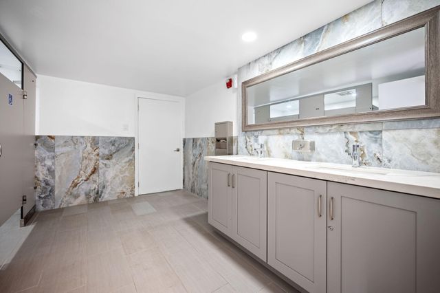 2001 N Ocean Boulevard 304, Fort Lauderdale, FL 33305