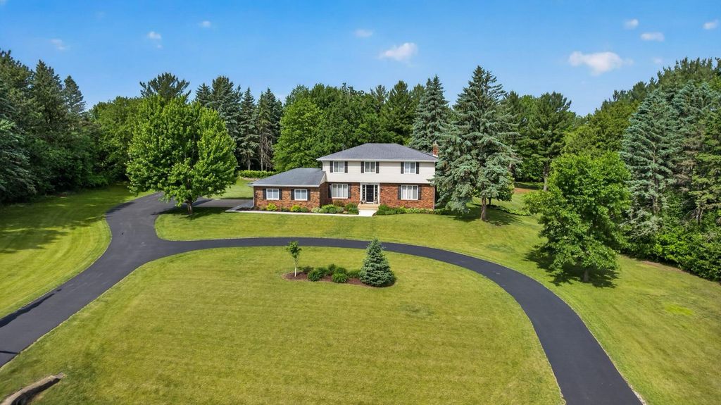 5493 Saint Mary Drive NW, Rochester, MN 55901