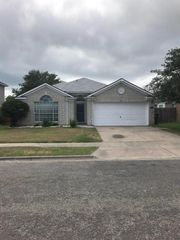 7945 Elk Dr, Corpus Christi, TX 78414