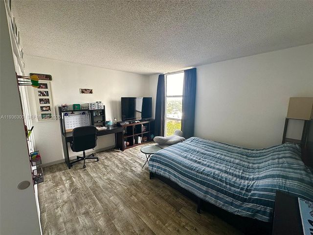 13499 Biscayne Boulevard 1013, North Miami, FL 33181
