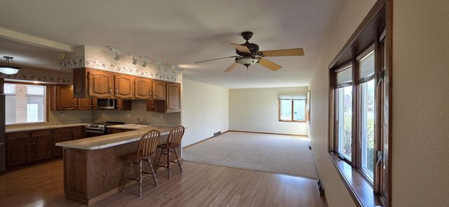 414 8th Avenue NW, Valley City, ND 58072