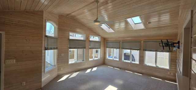 414 8th Avenue NW, Valley City, ND 58072