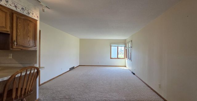 414 8th Avenue NW, Valley City, ND 58072