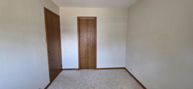 414 8th Avenue NW, Valley City, ND 58072