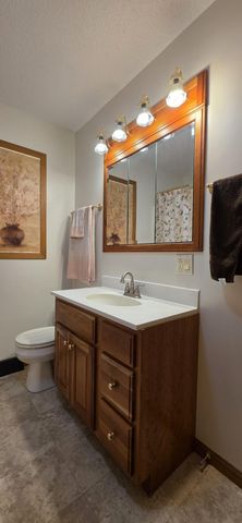 414 8th Avenue NW, Valley City, ND 58072