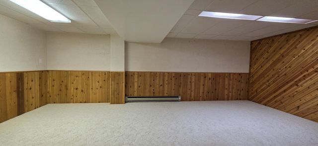 414 8th Avenue NW, Valley City, ND 58072