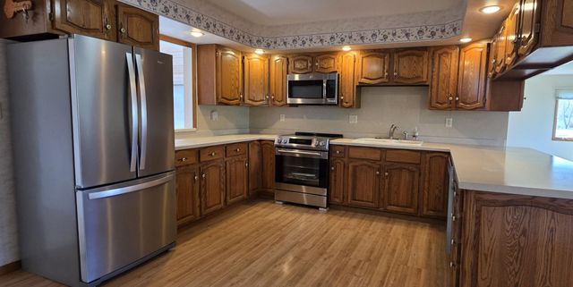 414 8th Avenue NW, Valley City, ND 58072