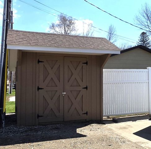 414 8th Avenue NW, Valley City, ND 58072
