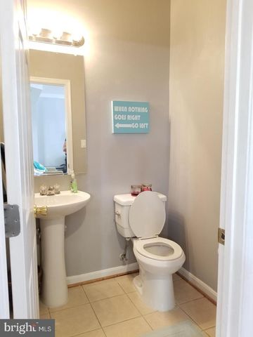 8234 GUNSTON COMMONS WAY, Lorton, VA 22079