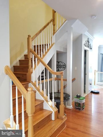 8234 GUNSTON COMMONS WAY, Lorton, VA 22079
