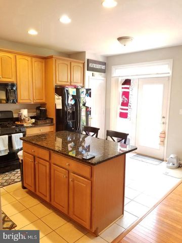 8234 GUNSTON COMMONS WAY, Lorton, VA 22079