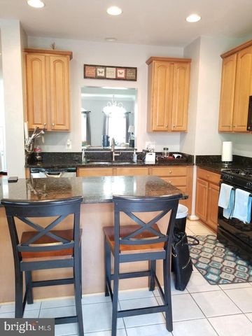 8234 GUNSTON COMMONS WAY, Lorton, VA 22079