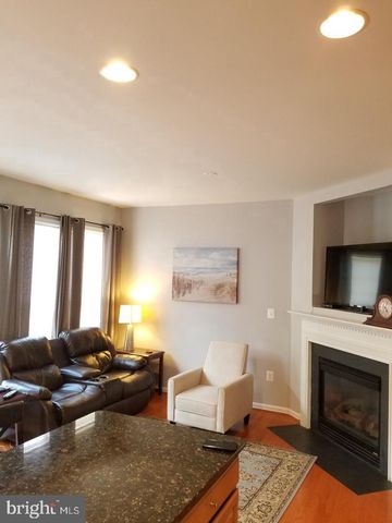 8234 GUNSTON COMMONS WAY, Lorton, VA 22079
