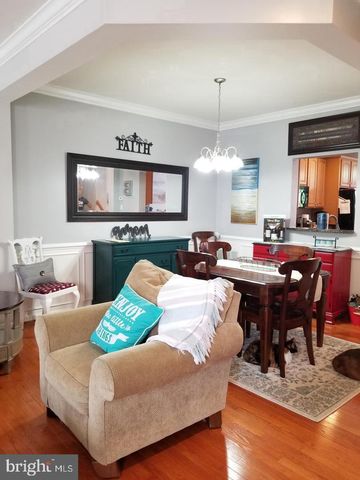 8234 GUNSTON COMMONS WAY, Lorton, VA 22079