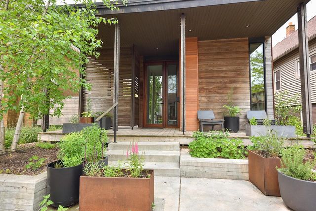 2649 N Bremen STREET, Milwaukee, WI 53212