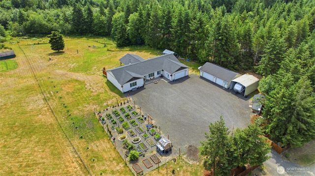 300 E McLane Cove Drive, Grapeview, WA 98546