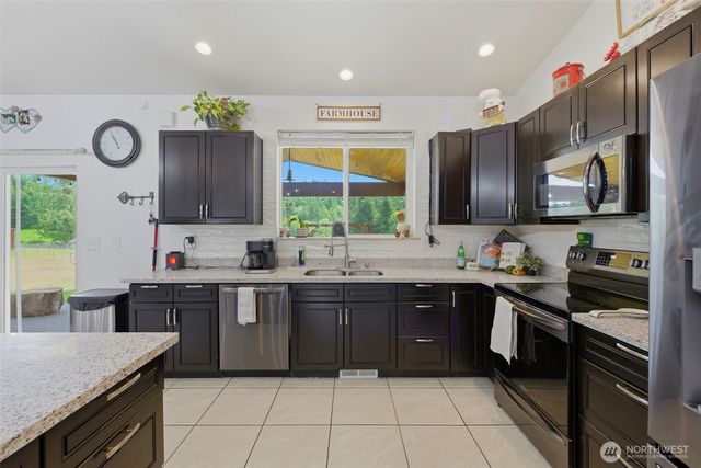 300 E McLane Cove Drive, Grapeview, WA 98546