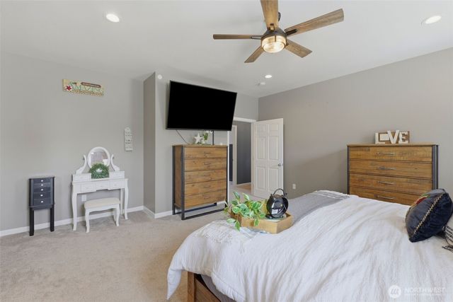 300 E McLane Cove Drive, Grapeview, WA 98546