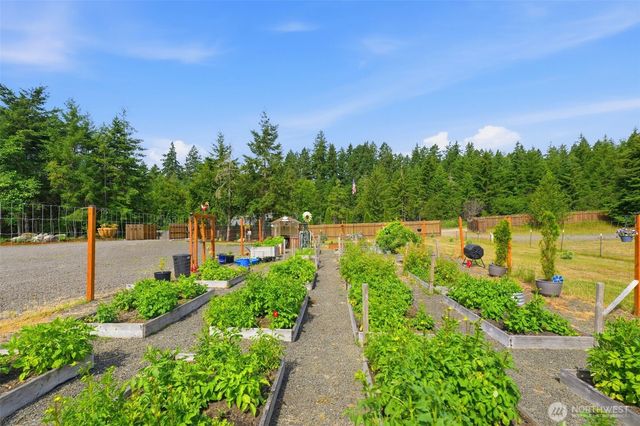 300 E McLane Cove Drive, Grapeview, WA 98546