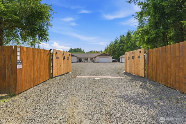 300 E McLane Cove Drive, Grapeview, WA 98546