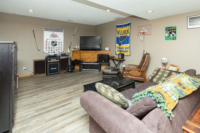 35796 M Avenue, Earlham, IA 50069