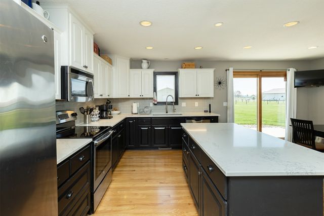 35796 M Avenue, Earlham, IA 50069