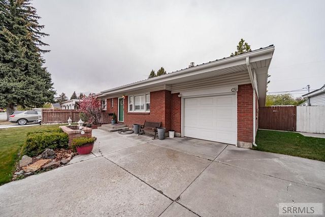 445 E 25th Street, Idaho Falls, ID 83404