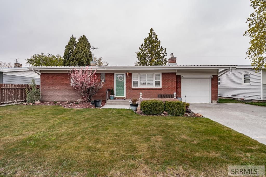 Image 1 of property listing at 445 E 25th Street, Idaho Falls, ID 83404