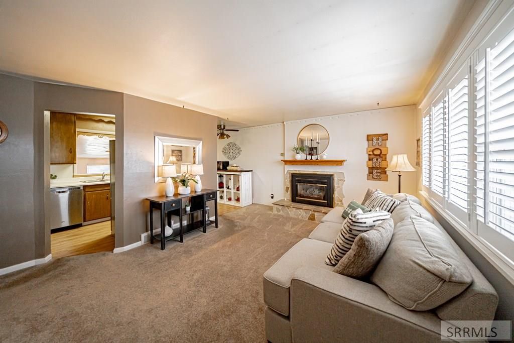 Image 3 of property listing at 445 E 25th Street, Idaho Falls, ID 83404