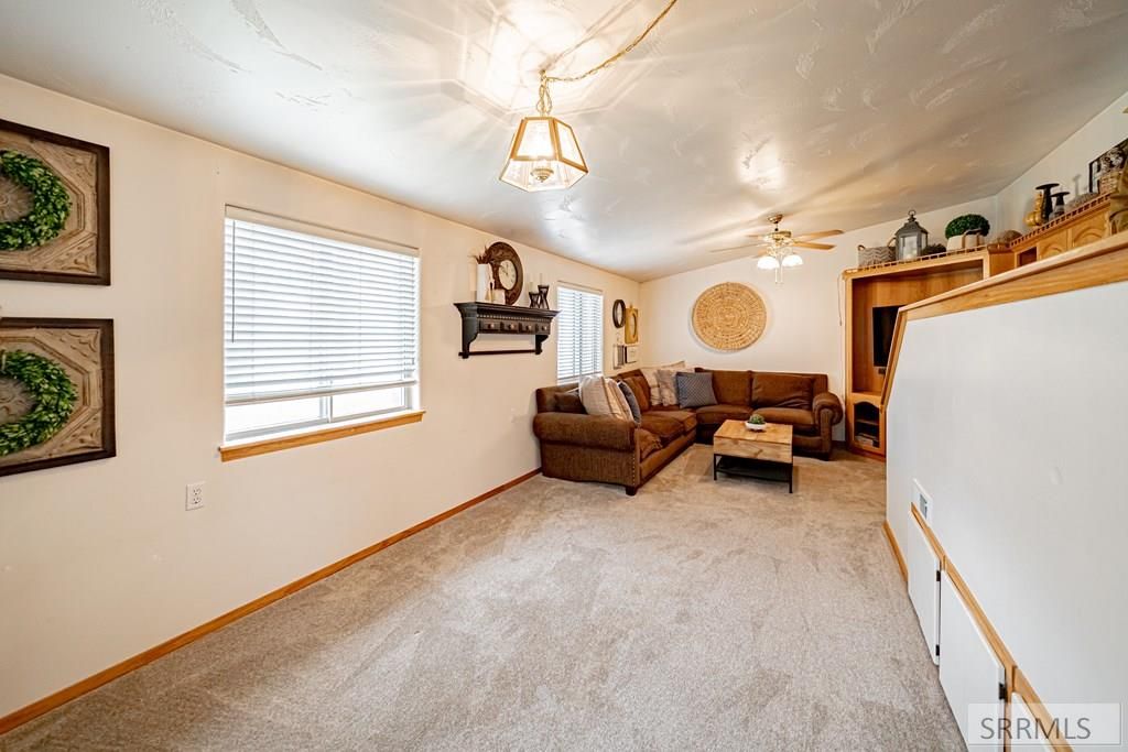 Image 6 of property listing at 445 E 25th Street, Idaho Falls, ID 83404