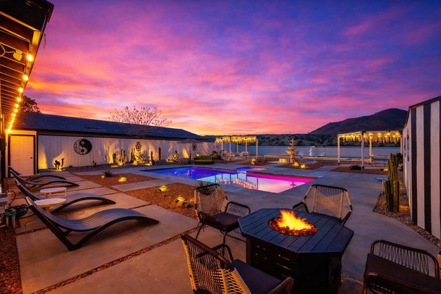 58810 Barron Drive, Yucca Valley, CA 92284