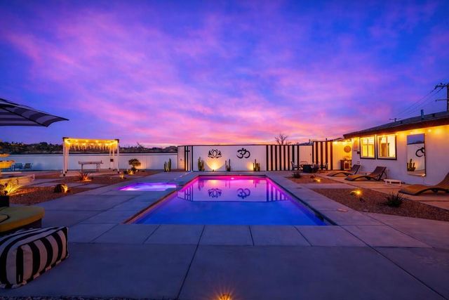 58810 Barron Drive, Yucca Valley, CA 92284