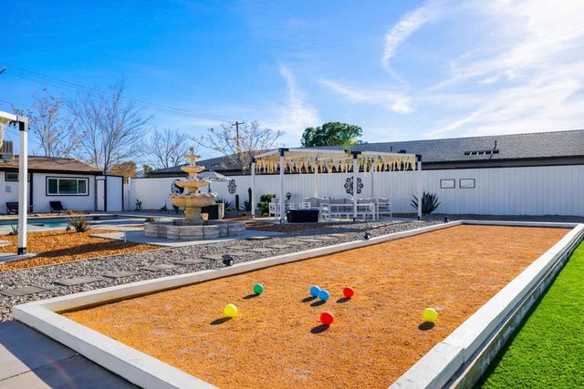 58810 Barron Drive, Yucca Valley, CA 92284