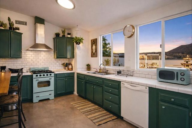 58810 Barron Drive, Yucca Valley, CA 92284