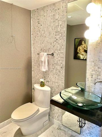 200 BISCAYNE BLVD WAY 4310, Miami, FL 33131