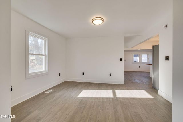 520 Sycamore Gardens Street, Elizabethton, TN 37643