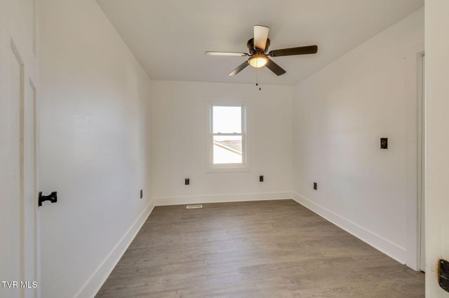 520 Sycamore Gardens Street, Elizabethton, TN 37643