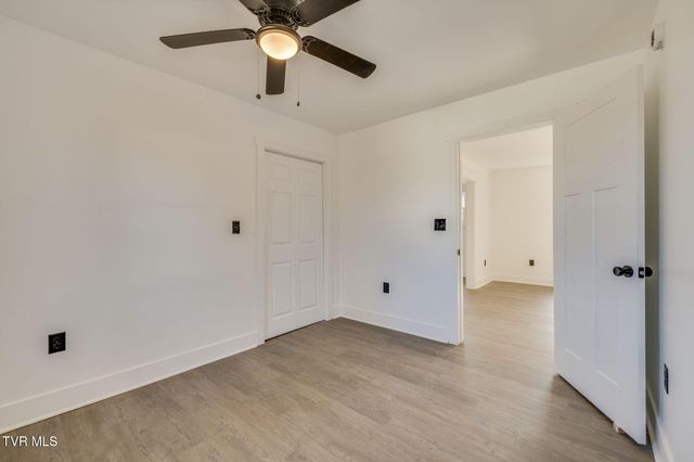 520 Sycamore Gardens Street, Elizabethton, TN 37643