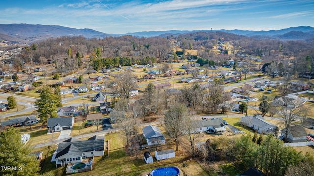 520 Sycamore Gardens Street, Elizabethton, TN 37643